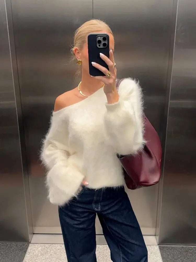 Classic off-the-shoulder sweater CyBerWave